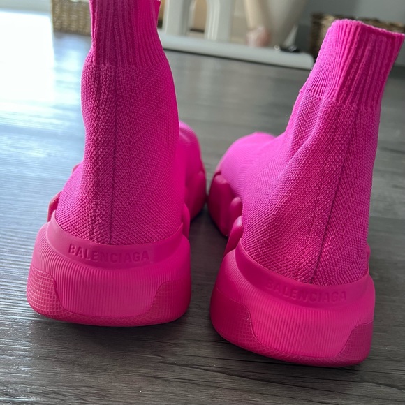 •SOLD• Balenciaga Speed 2 Low Top Sneakers in Neon Pink - Picture 9 of 12